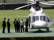 Cựu Thủ tướng Ý lợi dụng Milan thế nào?