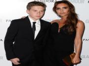 Con trai thay Becks tháp tùng Vic lên thảm đỏ