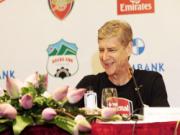 HLV Wenger chia sẻ bí quyết "trồng người" ở Arsenal