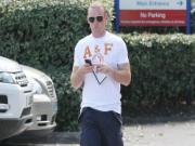 Dụ dỗ Rooney, Chelsea khiến M.U nóng mặt