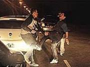 Maradona đá như trời giáng vào "chỗ hiểm" của paparazzi