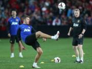 Fan M.U thúc giục David Moyes vung tiền