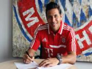 Pizarro gia hạn hợp đồng với Bayern Munich