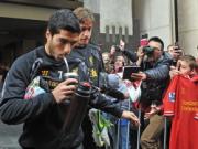 Arsenal ra giá 49 triệu euro: Suarez muốn đi, Liverpool không muốn bán