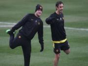 Gary Neville cầu mong Rooney sẽ ở lại