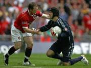 Cech mơ được trở thành đồng đội của Rooney