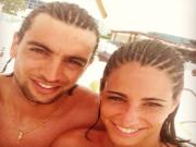 Sao PSG cùng bạn gái vui đùa với cá heo