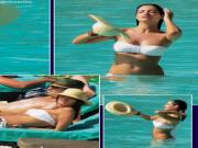 Pique, Puyol và Casillas mải vui "quên" hôn lễ Xavi