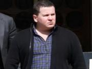 Triệu phú bất động sản lại thua Fabregas