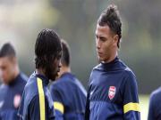 Arsenal tống khứ cặp tiền đạo chân gỗ