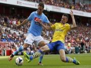 Giroud và Koscielny "cứu rỗi" Arsenal khỏi trận thua bẽ mặt trên sân nhà