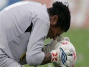 Pha xử lý như "hề" của thủ môn người Peru