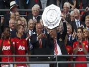 David Moyes "dâng tặng" Siêu cúp Anh cho "tiền bối" Alex Ferguson