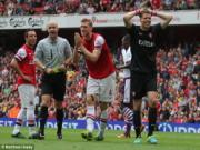 Arsenal 1-3 Aston Villa: Màn dạo đầu thảm hoạ