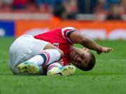 Arsenal lại nhận tin "sét đánh" từ giường bệnh