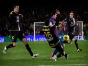 Messi lần đầu rời sân trước khi hết giờ sau 3 năm