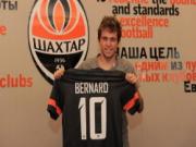 Arsenal thua Shakhtar Donetsk trong thương vụ Bernard vì ... gạo và đậu xanh