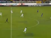 Sát thủ người Đức bỏ lỡ cơ hội trước khung gỗ bỏ trống