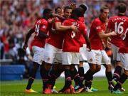 Van Persie rực sáng, Moyes có danh hiệu đầu tiên ở Man Utd