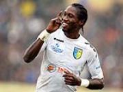 Hấp dẫn cuộc đua chiếc giày vàng V-League