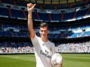 Oliver Kahn “chê” Bale không đáng 100 triệu euro