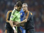 Mới tái xuất, "Thánh" Iker Casillas lại gặp hạn vì đồng đội