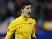 Barca vẫn còn phải "săn" một thủ môn: Chọn Courtois hay Stegen