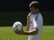 Chùm ảnh: Gareth Bale gây bão trên các khán đài Bernabeu trong ngày ra mắt