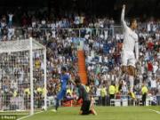 CR7 tái hiện cú giật gót ngẫu hứng của sao NH Anh