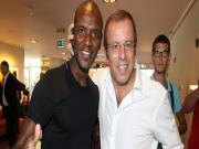 Barca bác bỏ cáo buộc đã quỵt lương của Abidal