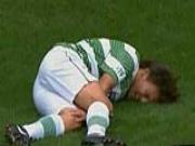 Pha vào bóng khiến Agbonlahor bị dọa giết