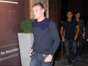 Man United thua đau, Rooney vào quán bar "giải sầu"