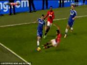 Lẽ ra, Man Utd cần bị đuổi tới hai cầu thủ