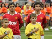 Hai anh em nhà Da Silva của Man Utd: Hai mảng màu sáng tối