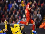 Các cựu danh thủ Anh khẳng định Suarez không "ăn vạ"