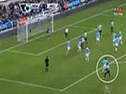 Trọng tài từ chối siêu phẩm sút xa của Tiote