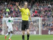 Thần tài của Barca là... trọng tài Borbalan?