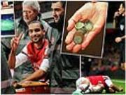 Nếu phạt Walcott, thì FA thật lố bịch!