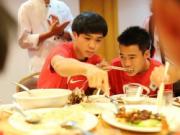 U19 Việt Nam: Khẩu phần ăn 3 triệu/ngày vẫn... yếu