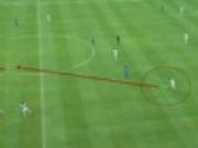 Siêu bàn thắng từ khoảng cách 75m