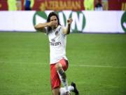 Tấm thẻ đỏ lãng nhách của sát thủ Edinson Cavani