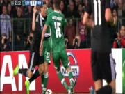 Đại siêu sao Cristiano Ronaldo lại giở thói ăn vạ để "cứu rỗi" Real Madrid