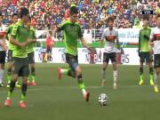 Pha phối hợp sút penalty theo kiểu "song kiếm hợp bích"