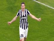 Juventus nên sớm gia hạn hợp đồng với Lichtsteiner