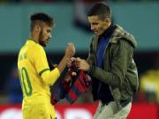 Neymar ném bút trả fan vì không kịp ký tặng