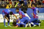 Video bàn thắng: Levante 2-1 Valencia (Vòng 12 La Liga)