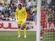 Lâm cảnh phá sản, cựu thủ thành tuyển Anh đành bán sạch kỷ vật bóng đá