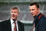 Sir Alex bảo vệ “hậu bối” Van Gaal trước bão dư luận