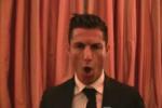 Ronaldo khoa chân múa tay "chém gió" loạn xạ mừng giải thưởng mới
