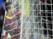 Con bọ chét và "thói quen" kẻ mạnh của Barca